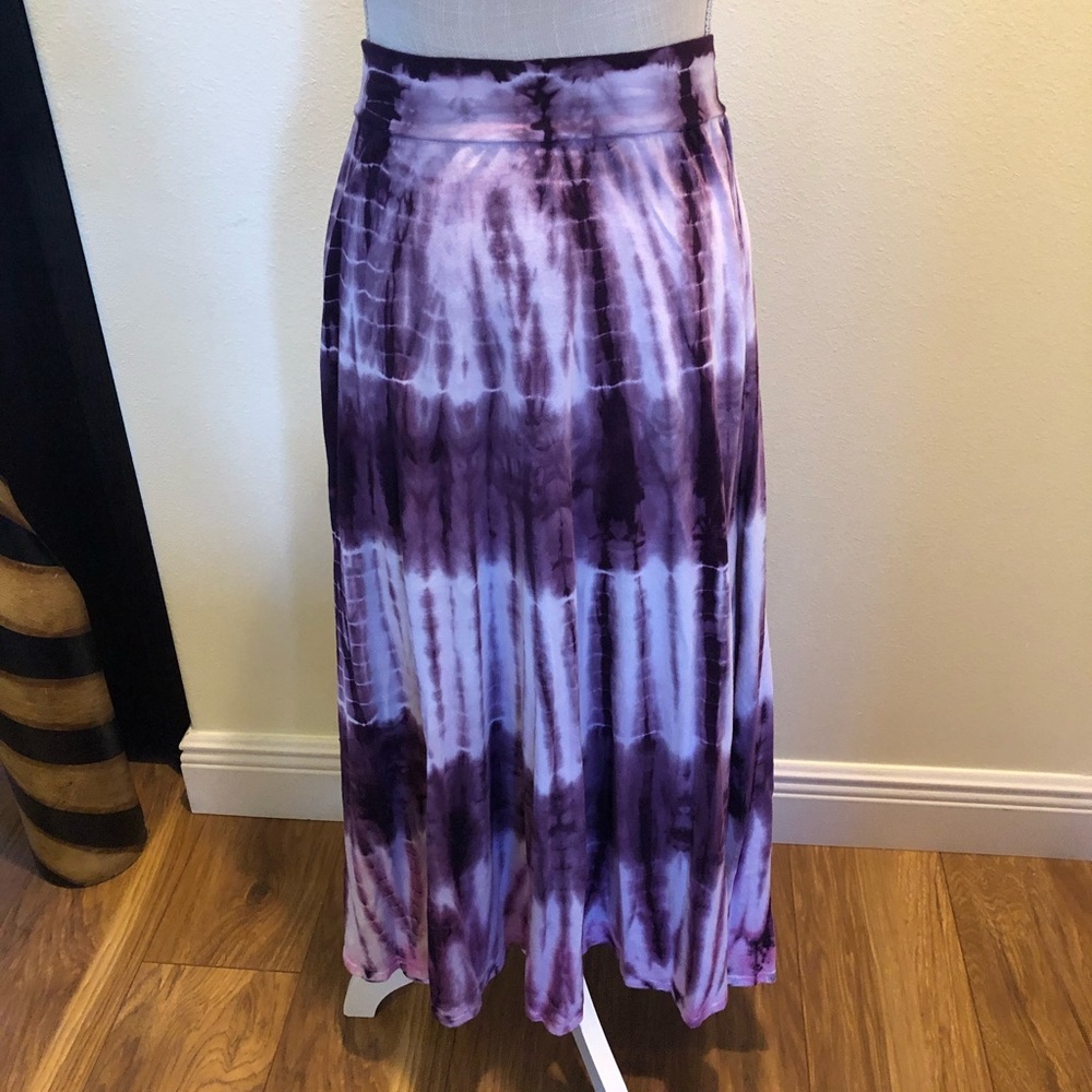 Tie-dyed purple cotton maxi skirt. Excellent